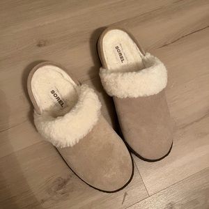 Brand new Sorel moccasins (run small) more like an 8.5